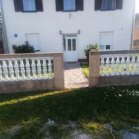 Apartament Domus Nostra Lovinac  Zewnętrze zdjęcie
