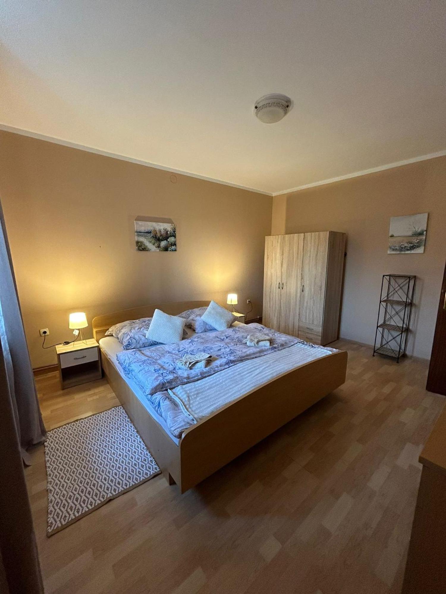 Apartament Domus Nostra Lovinac  Zewnętrze zdjęcie